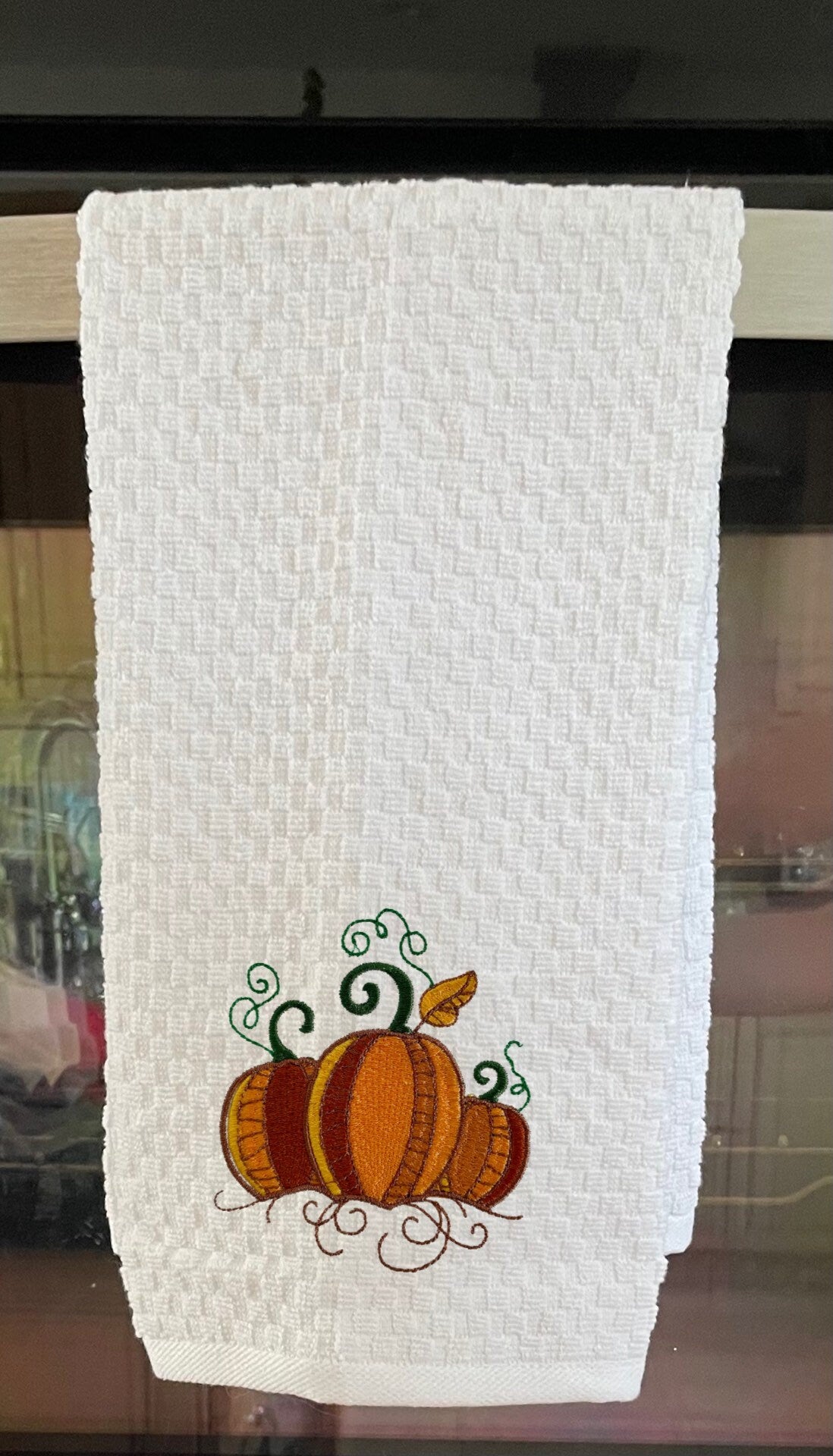 Fall Pumpkins Embroidered Kitchen Towel. Beautiful Autumn Decoration. 100% Cotton Towels
